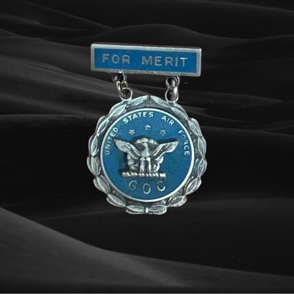 925 Sterling Silver For Merit Charles M. Robbins Enamel "GOC Air Force" Pin - Picture 1 of 3